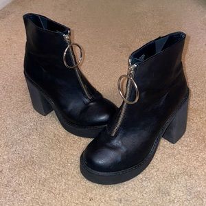 Current Mood Black Ankle Boots with Chunky Heel .